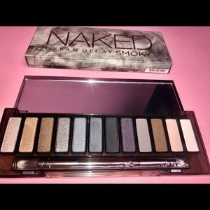 Naked URBAN DECAY Smokey palette